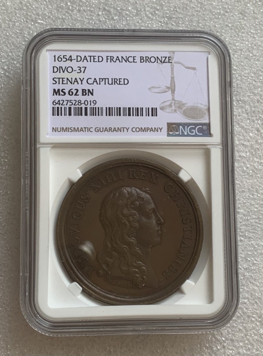 瓶子🏺第83期拍卖会 法国1654年路易十四少年时期铜章NGC MS62