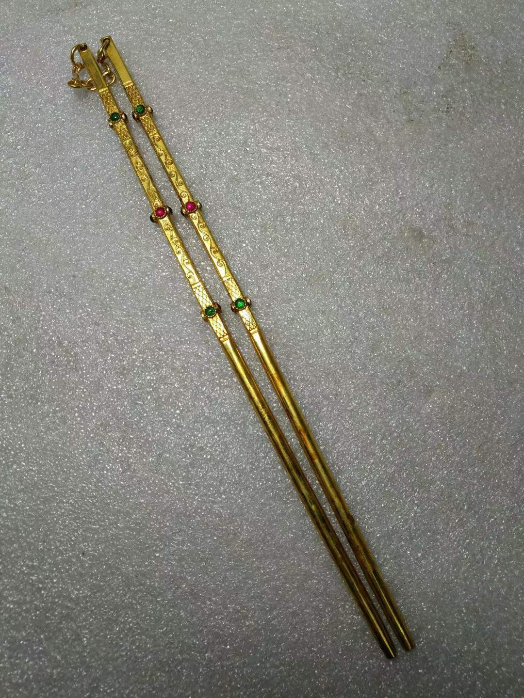 鎏真金筷子 筷托一盒做工精致考究 镶嵌宝石鎏真金 包浆浓厚 品相完好