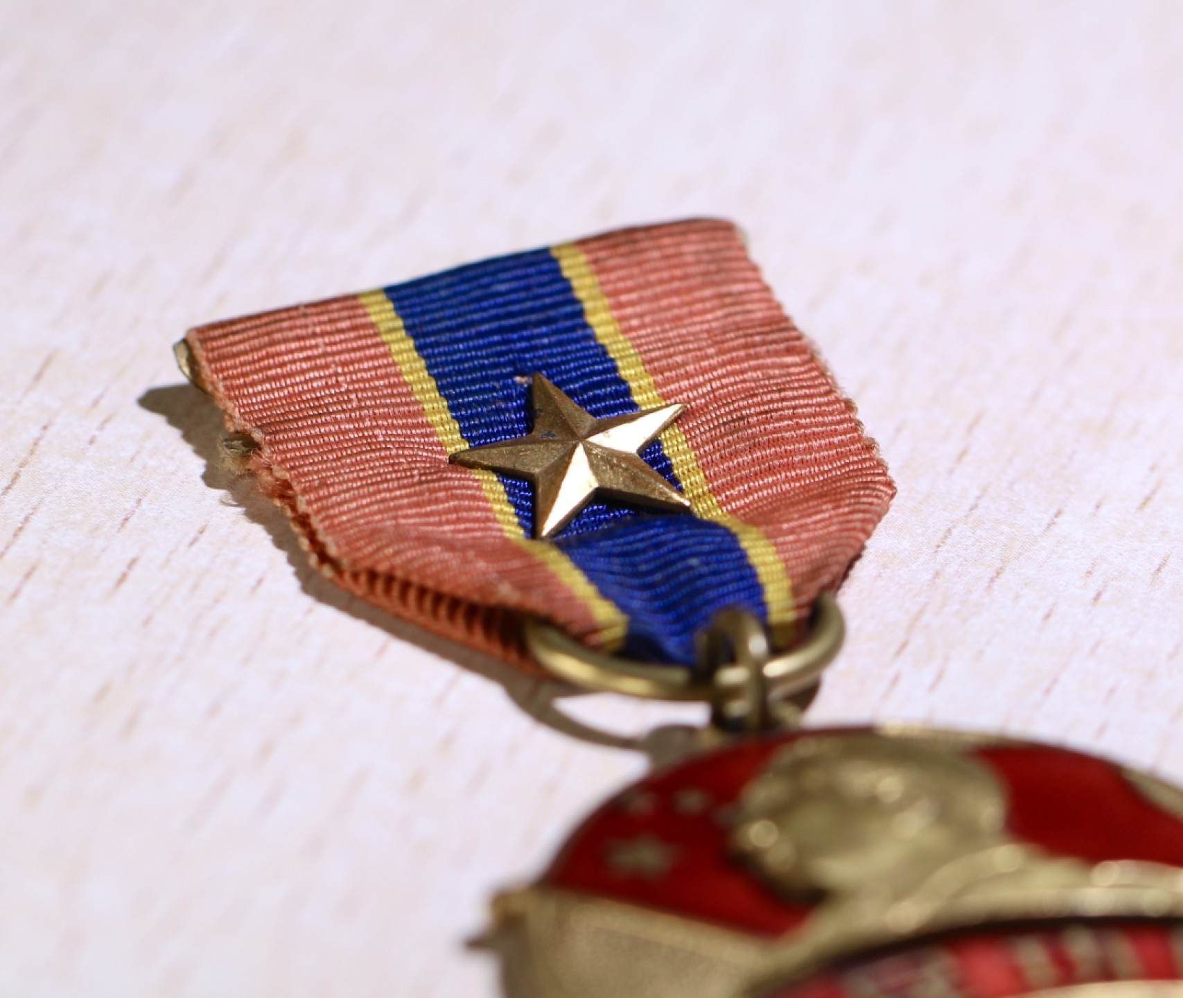 大猫徽章拍卖第218期  1950年 人民功臣纪念章 好品