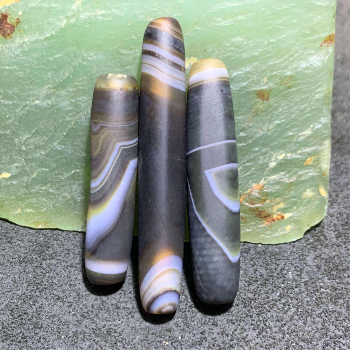 亚光缠丝玛瑙通货桶珠3个