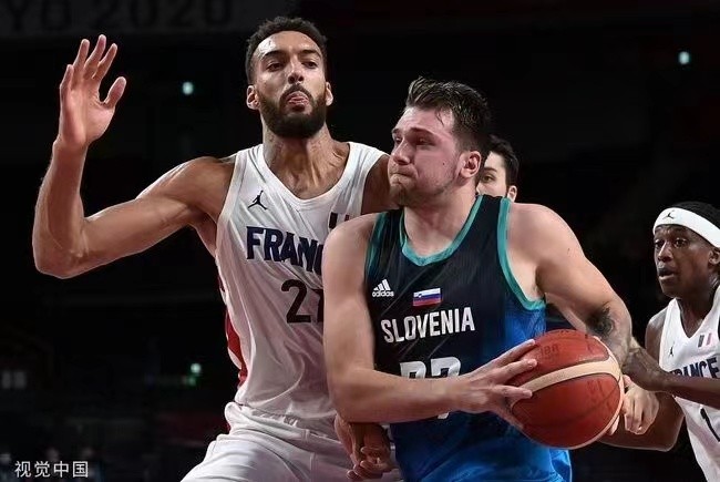 零元拍：“欧罗巴新王”NBA未来门面——卢卡-东契奇亲签斯洛文尼亚国家队东京奥运会战袍！