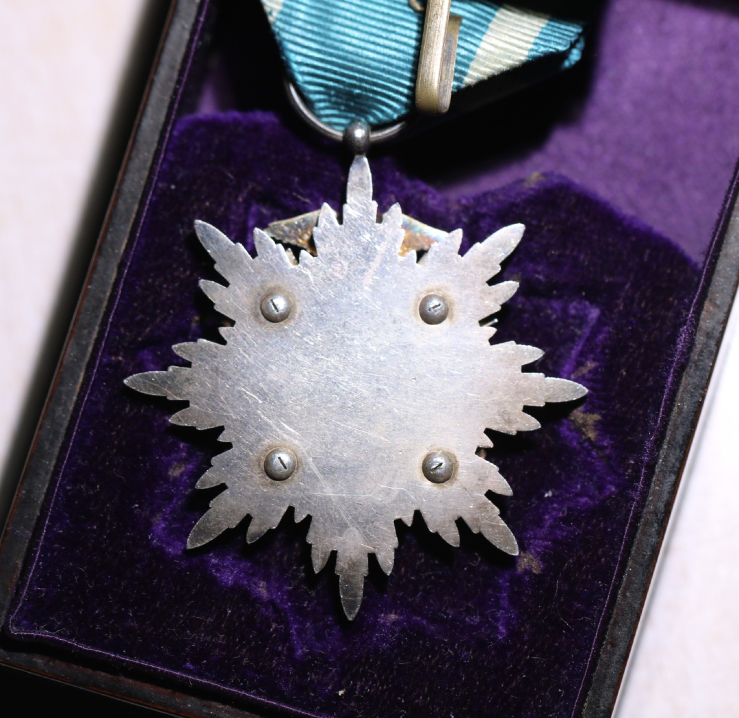 大猫徽章拍卖第218期  勿忘国耻   功五金鸟（少见早期甲午鸟 薄板）状态极好