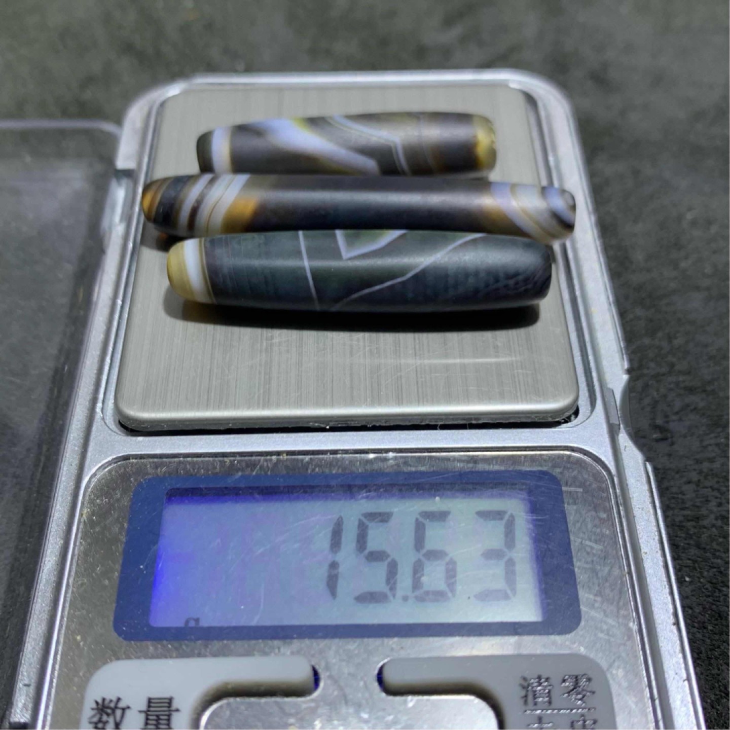亚光缠丝玛瑙通货桶珠3个