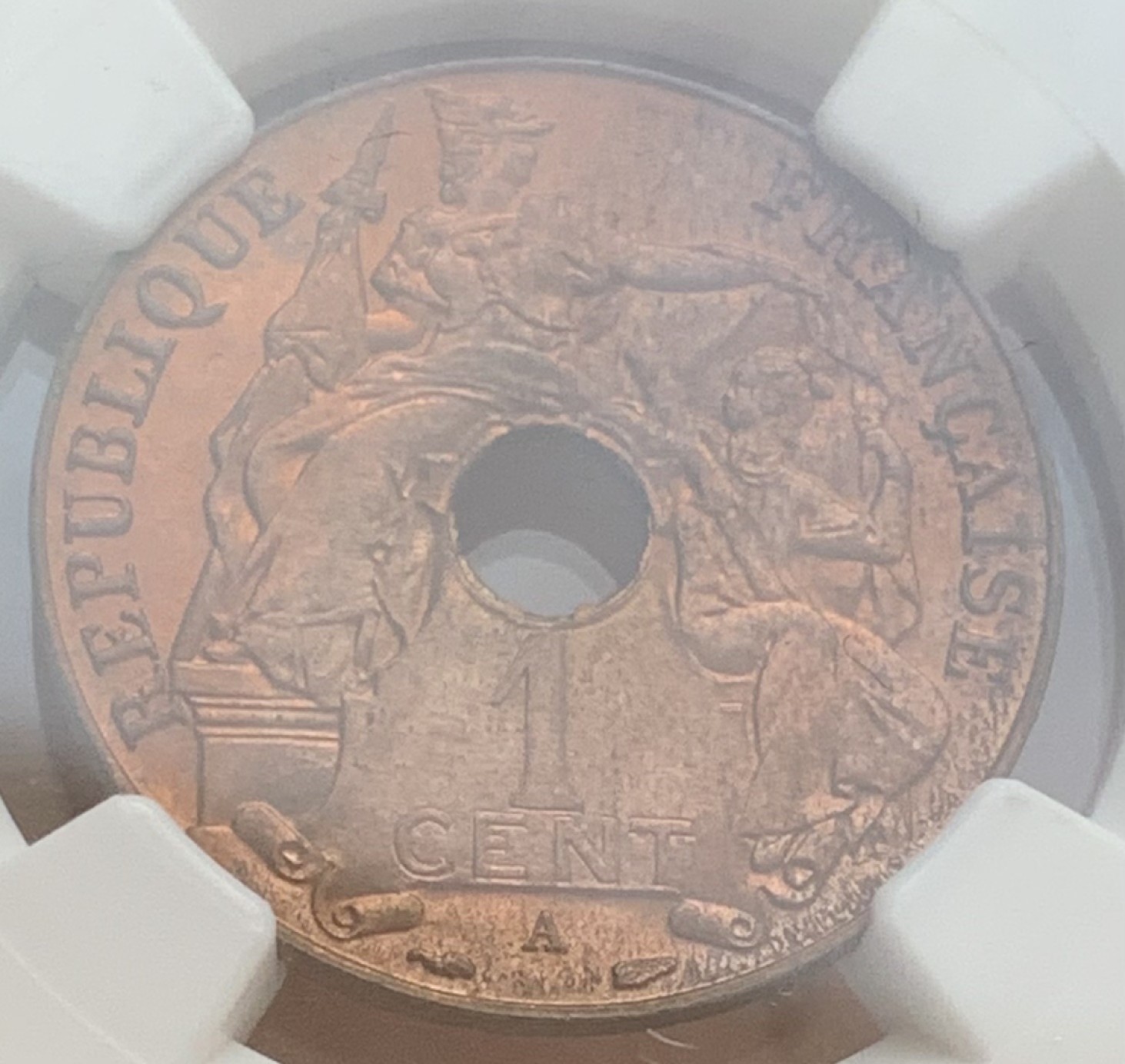 瓶子🏺第83期拍卖会 法属1939年支那百分之一铜币NGC MS64