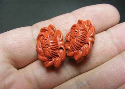 手串木器杂件｜拍卖专场 天然正红色朱砂｜双面工莲蓬头勒子一对