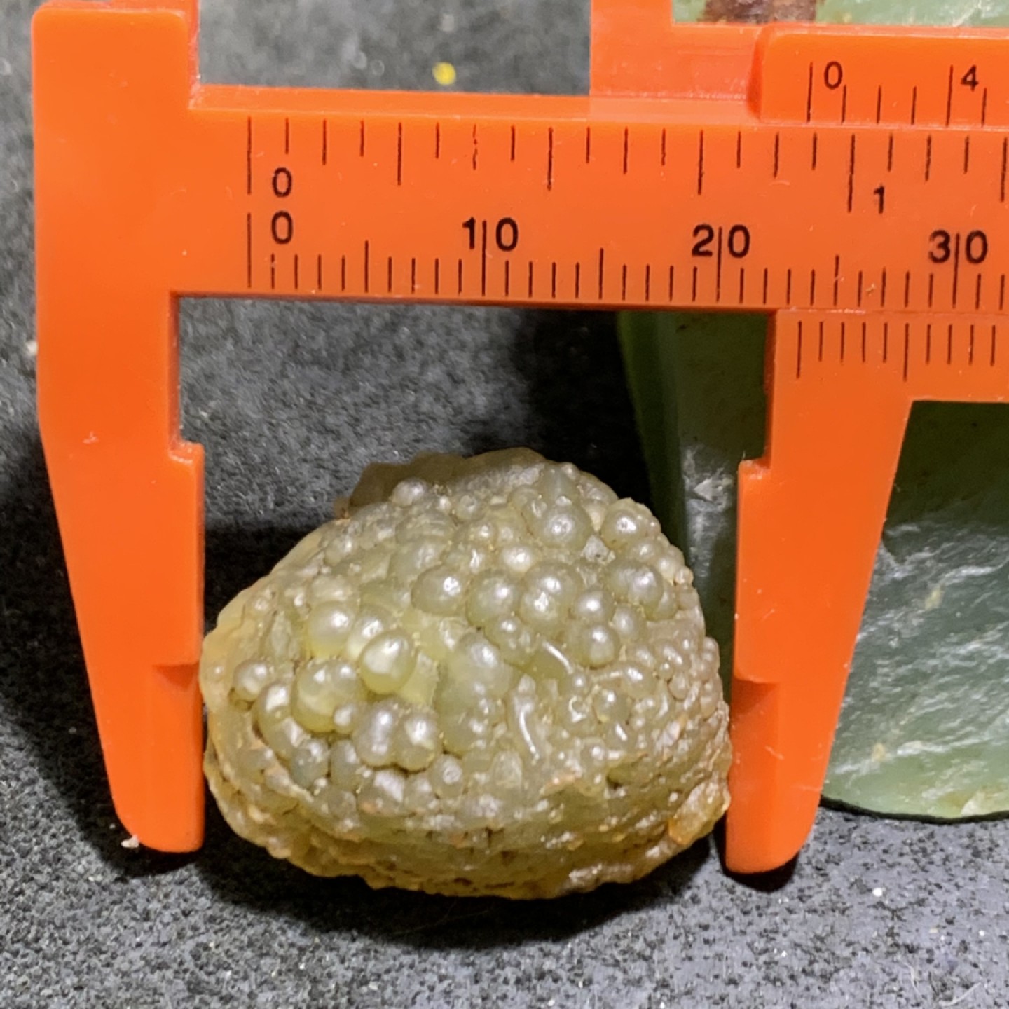 精美戈壁鱼籽纹筋脉筋脉石小原石一颗，
