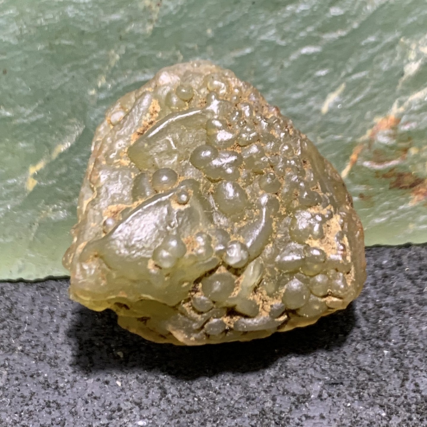 精美戈壁鱼籽纹筋脉筋脉石小原石一颗，