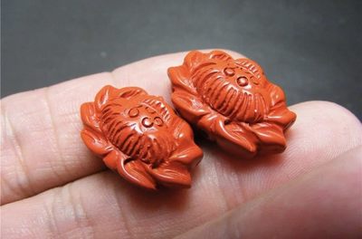 手串木器杂件｜拍卖专场 天然正红色朱砂｜双面工莲蓬头勒子一对