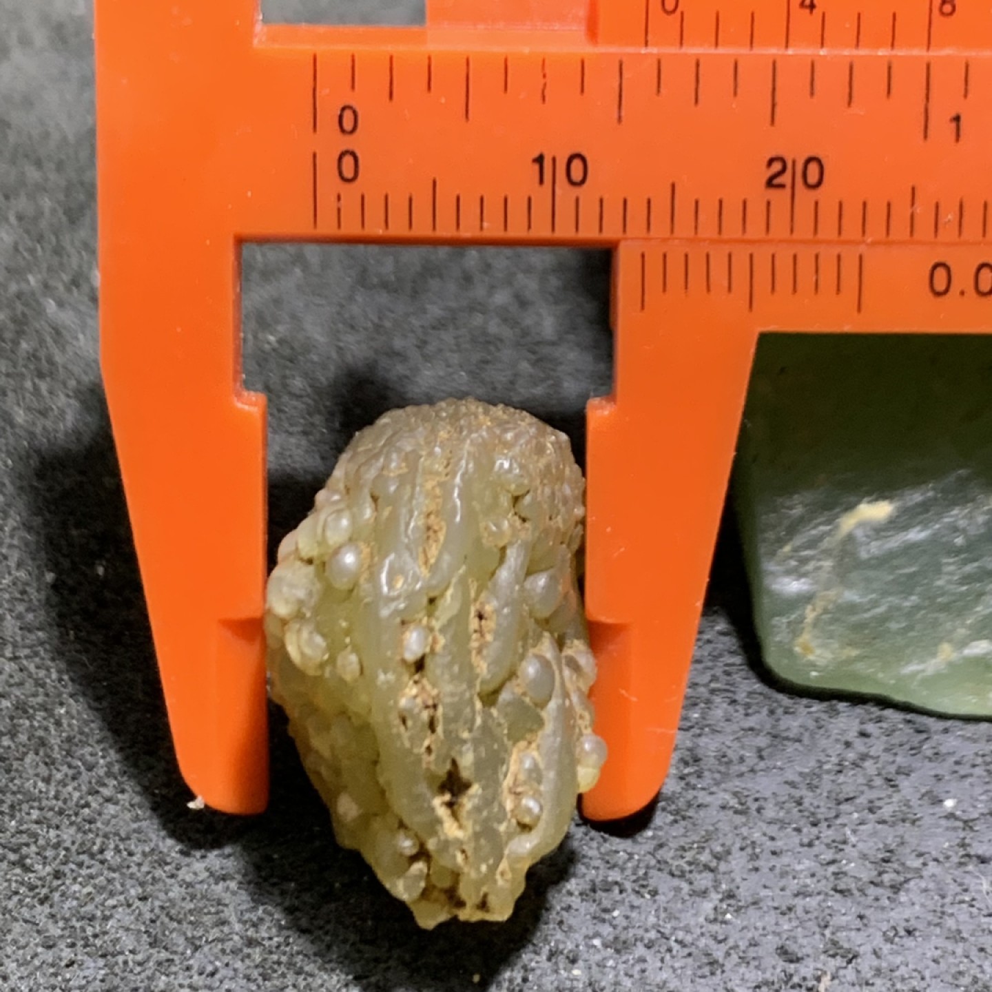 精美戈壁鱼籽纹筋脉筋脉石小原石一颗，