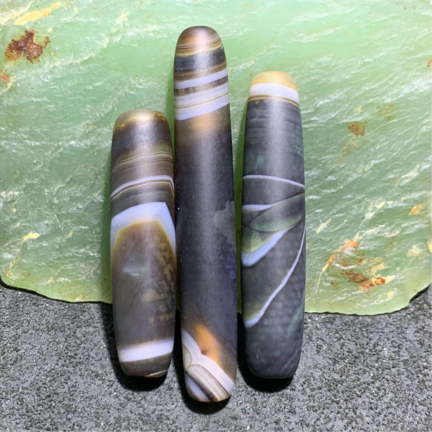 亚光缠丝玛瑙通货桶珠3个