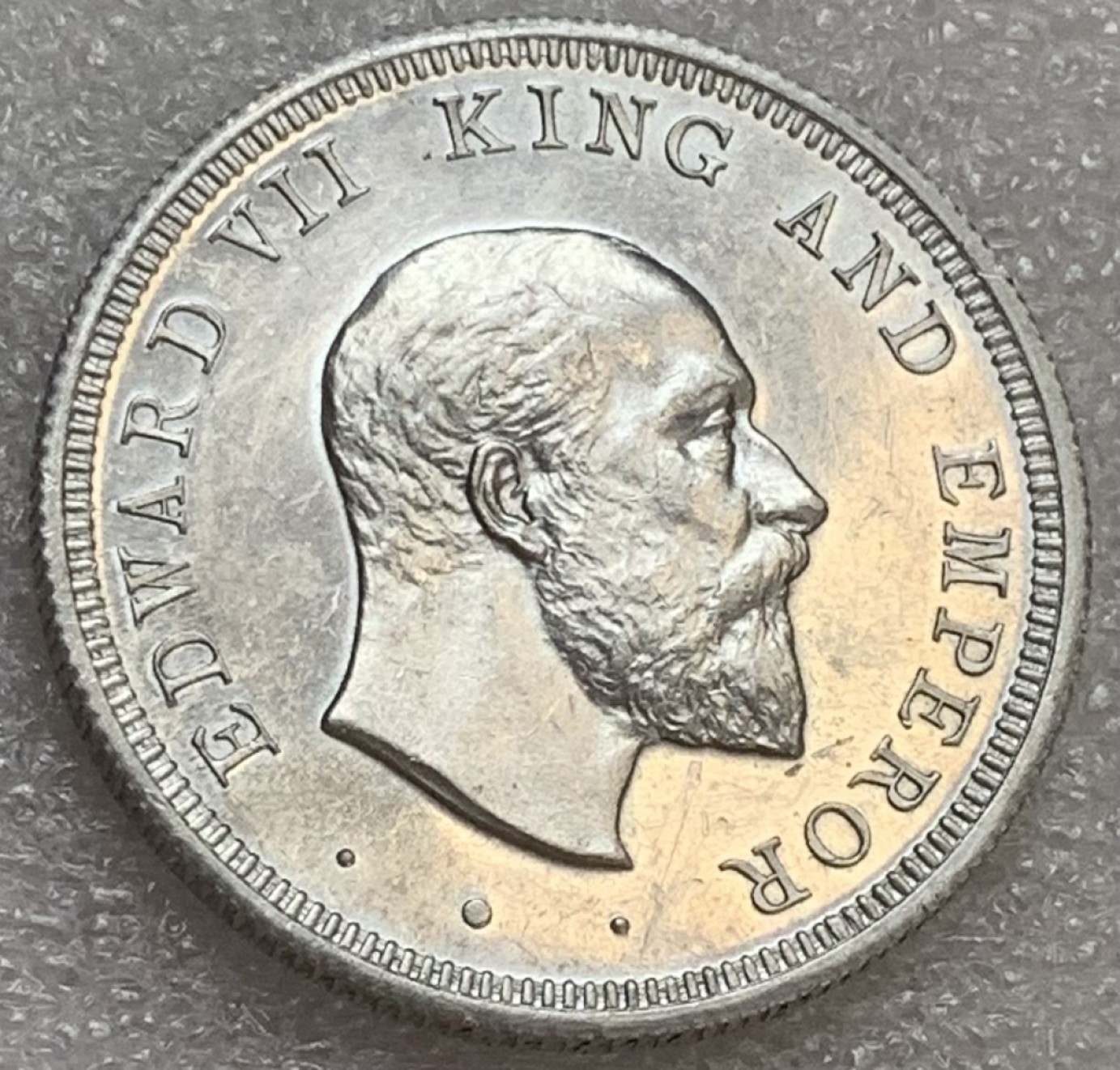 瓶子🏺第83期拍卖会 英国1904-1925年爱德华七世铝制万年历纪念章