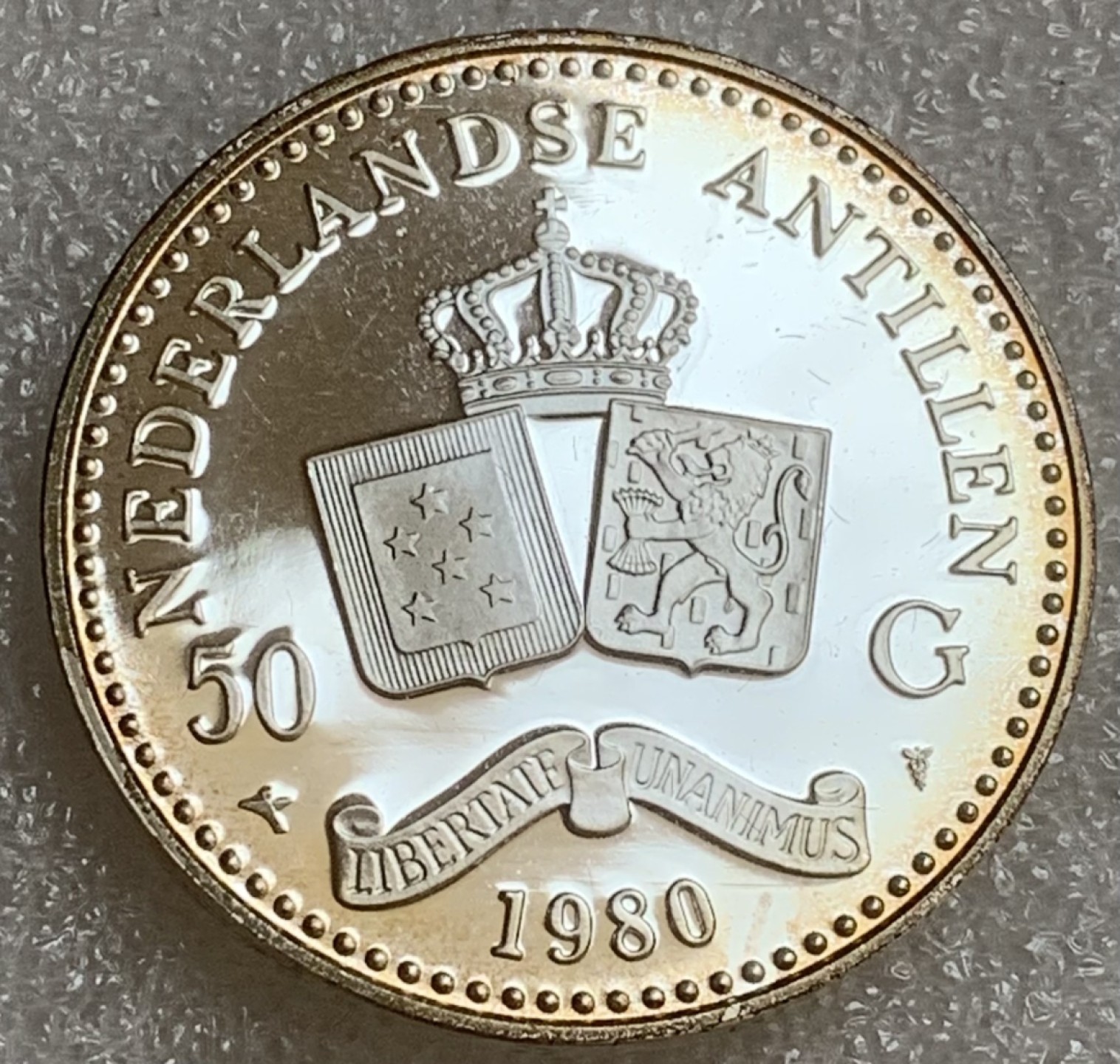 瓶子🏺第83期拍卖会 荷兰1980年50盾精制银币  原盒