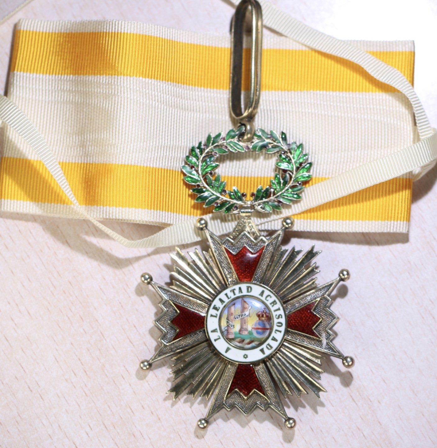 大猫徽章拍卖第218期  西班牙早期王国指挥官级伊莎贝拉女王勋章 六点钟方向有一处小剥皮