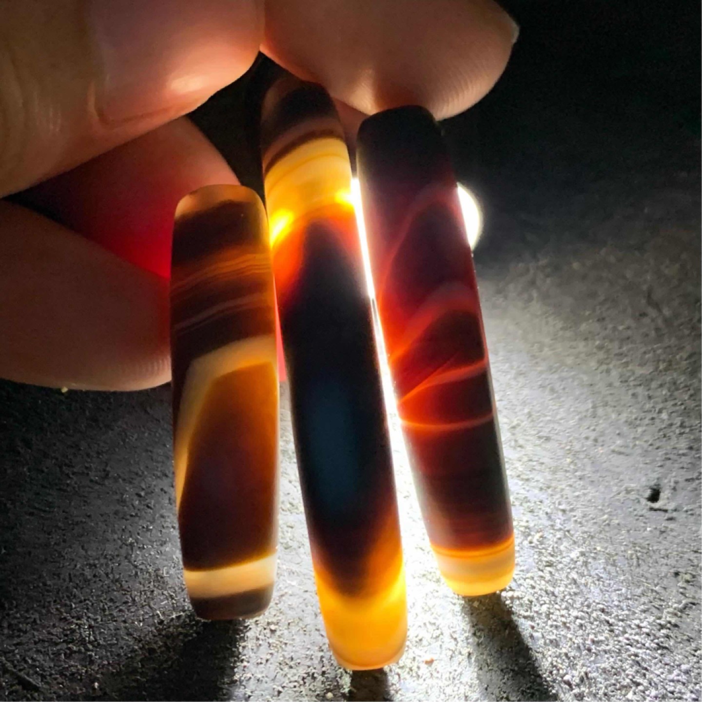 亚光缠丝玛瑙通货桶珠3个
