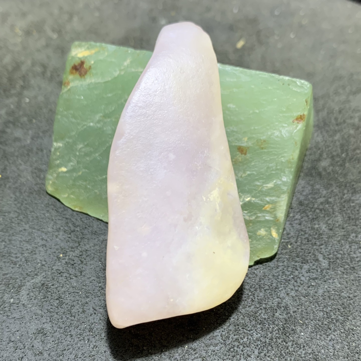 放福利！精美天然阿拉善玛瑙原石一颗，