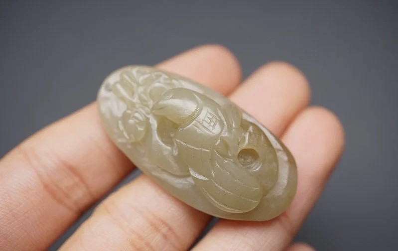 ｜冷门出品｜精选专拍·第贰拾场· 和田玉｜明清风｜苏工精雕·鸟戏花”挂件