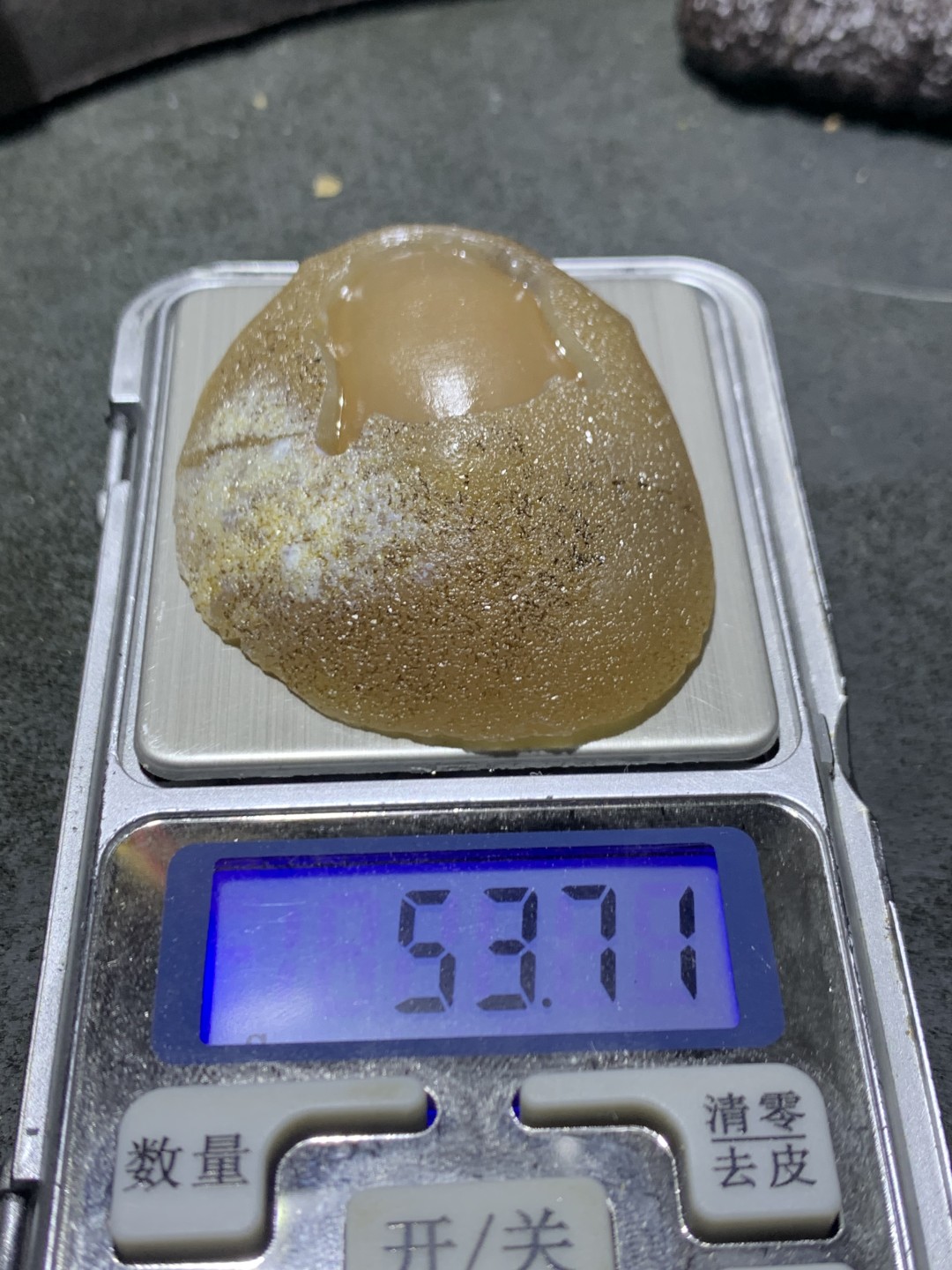 精美原皮高玉化冻料蒙料晶洞战国红玛瑙手工影雕工艺佛影把件一个，