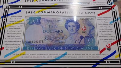 【世界钱币收藏】精选微拍第57期暨2023年第四期 裸钞专场 1990年新西兰10元纪念钞 原装册 全新绝品号码000573