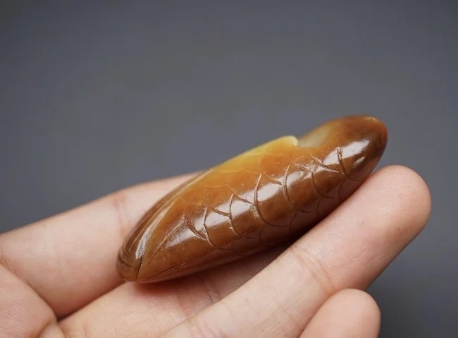 ｜冷门出品｜精选专拍·第贰拾场· 和田玉｜苏工精雕·鹤鱼同乐挂件
