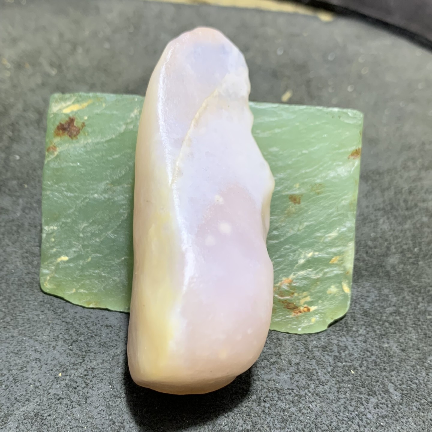 放福利！精美天然阿拉善玛瑙原石一颗，