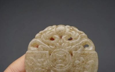 玉石翡翠玛瑙｜拍卖专场 地方玉｜明清风｜苏工雕刻·出入平安牌挂件