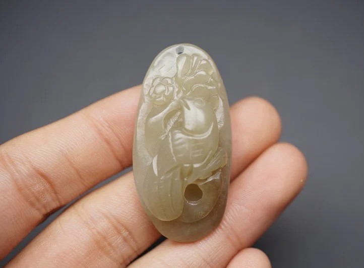 ｜冷门出品｜精选专拍·第贰拾场· 和田玉｜明清风｜苏工精雕·鸟戏花”挂件