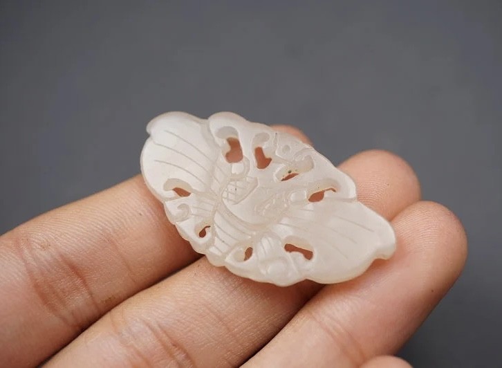｜冷门出品｜精选专拍·第贰拾场· 和田玉｜苏工精雕·白玉蝶舞挂件