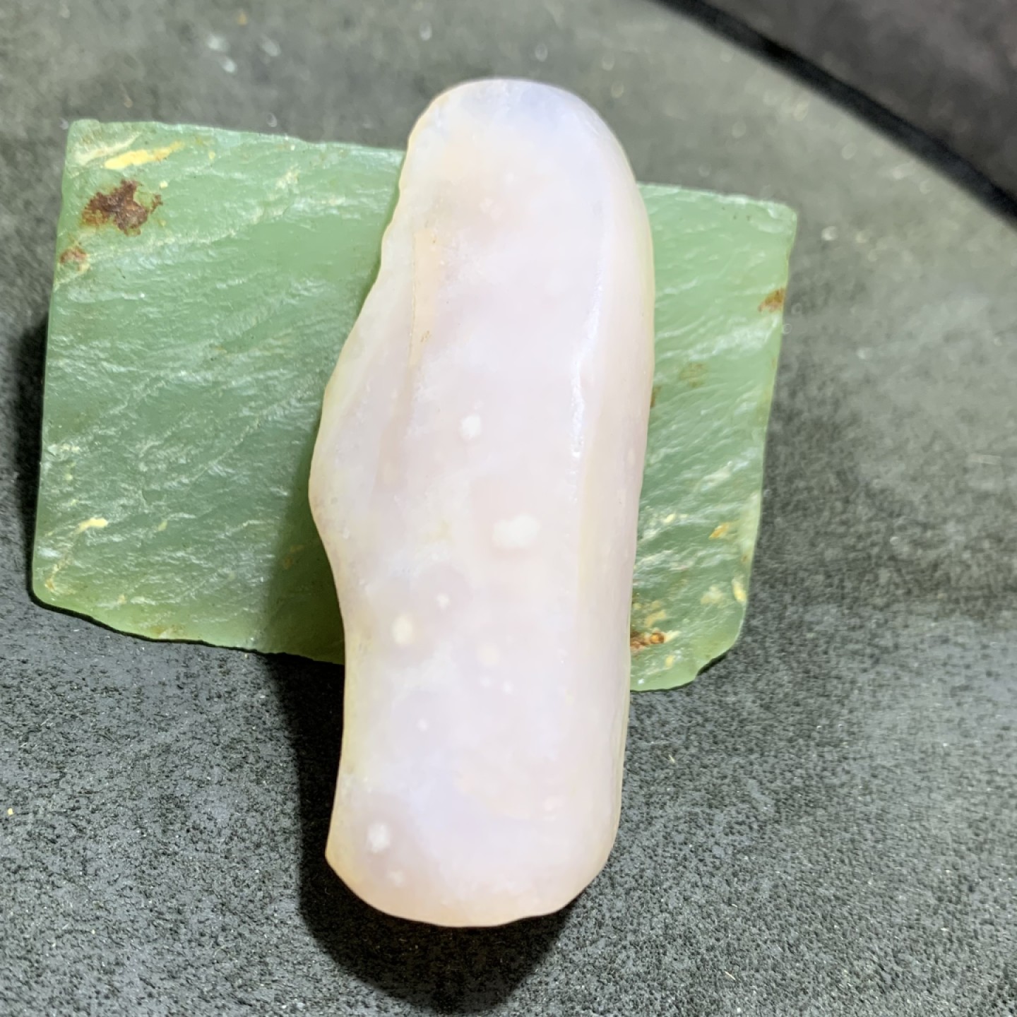 放福利！精美天然阿拉善玛瑙原石一颗，
