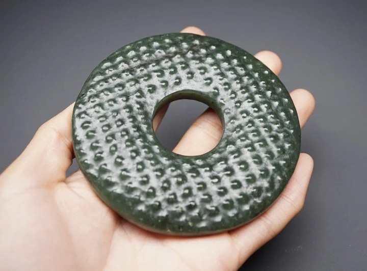 ｜冷门出品｜精选专拍·第贰拾场· 和田碧玉｜满工精雕·谷纹玉壁手把件