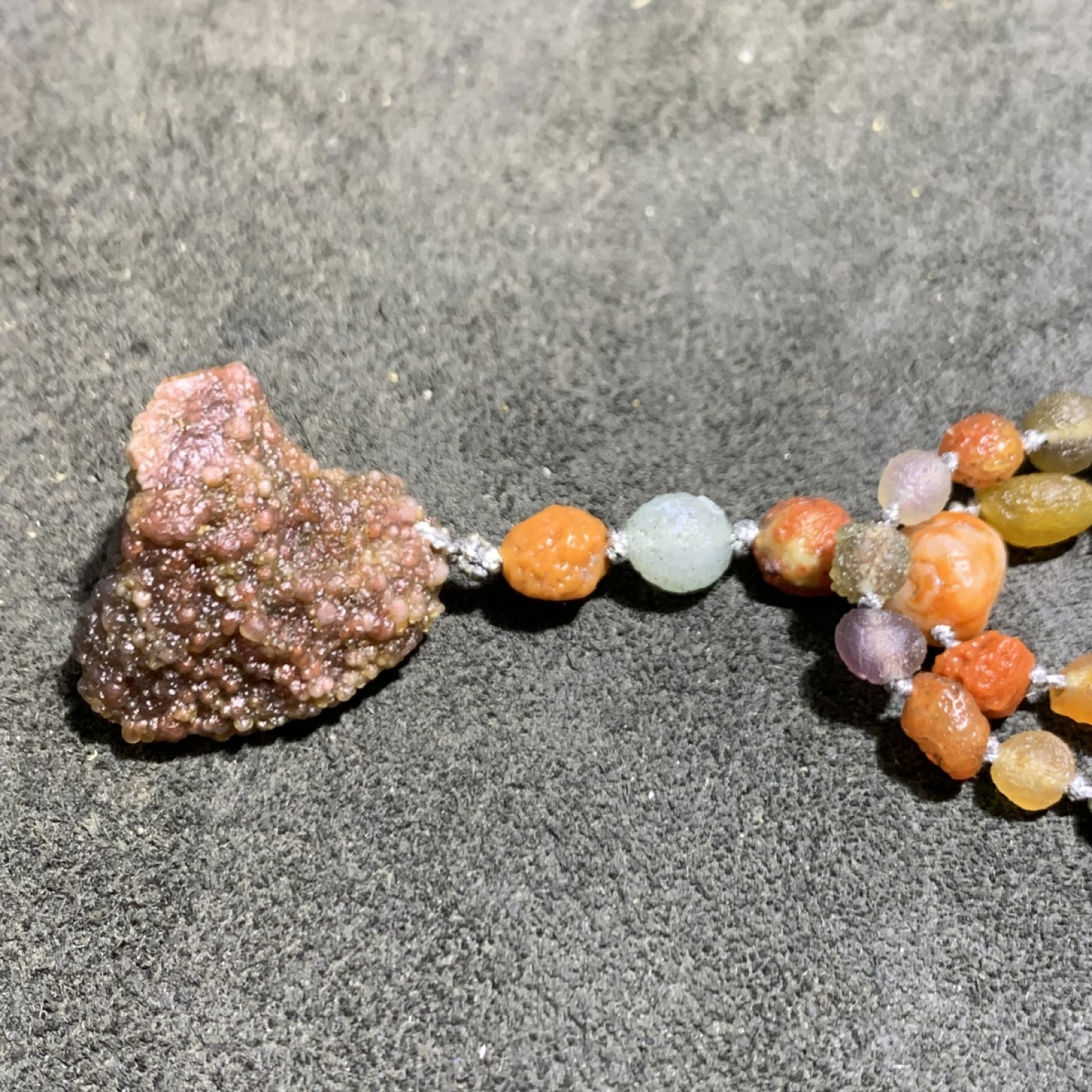 精美罕见天然淖毛湖葡萄干玛瑙小精品长款项链一条，
