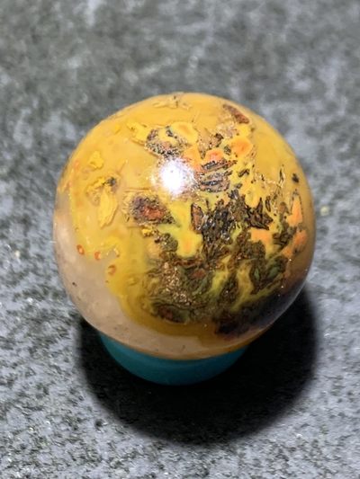 精美冰飘黄金草花纹战国红玛瑙随形圆珠一颗， - 精美冰飘黄金草花纹战国红玛瑙随形圆珠一颗，