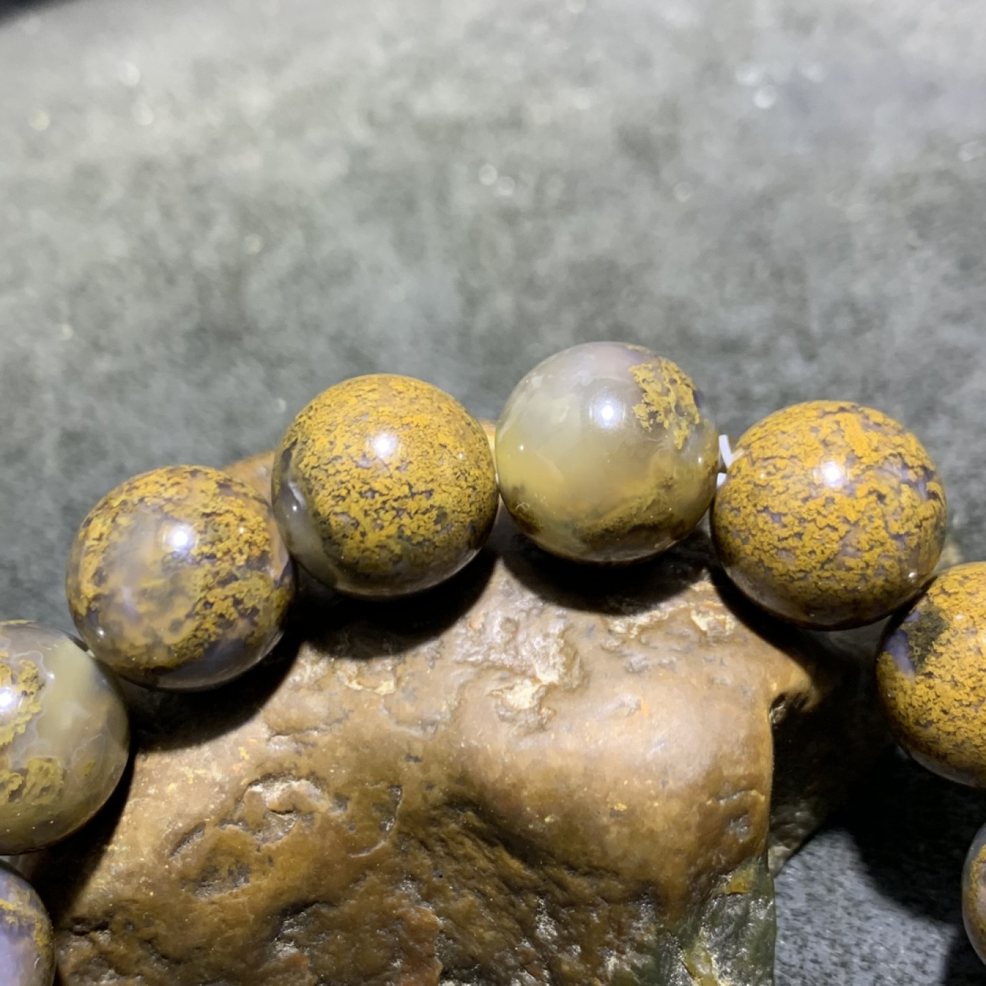 精美天然阜新本地水草玛瑙单圈手串一条！