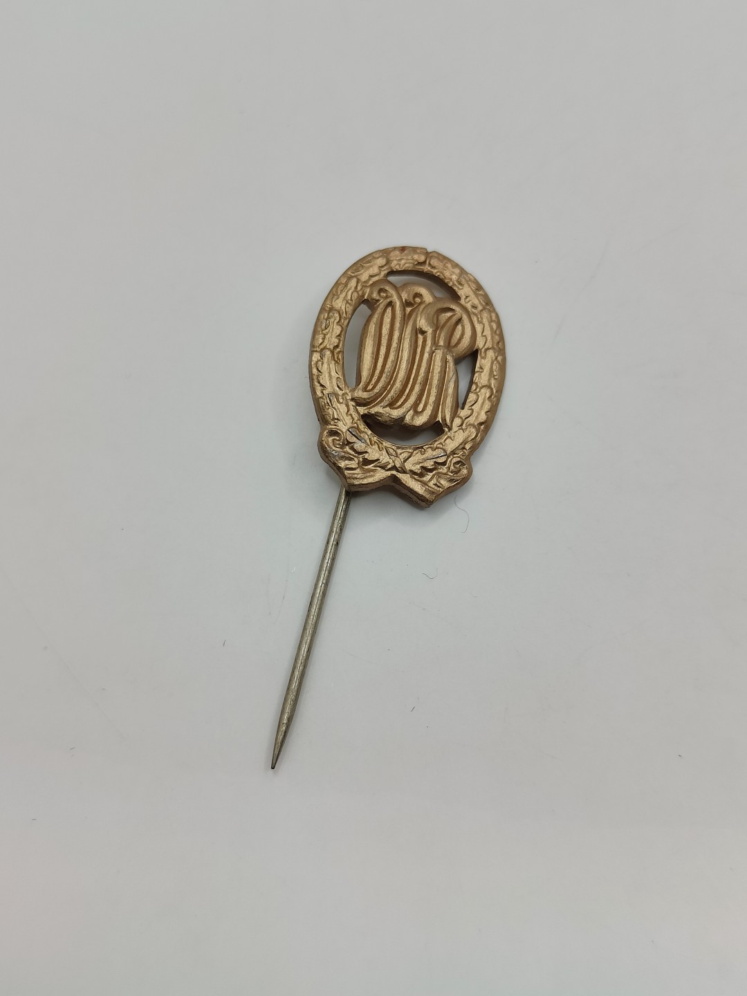 全场0元起拍 第40期 咸鱼国勋章拍卖专场 3月22日（周三）下午6：00开始 东德铜级体能章