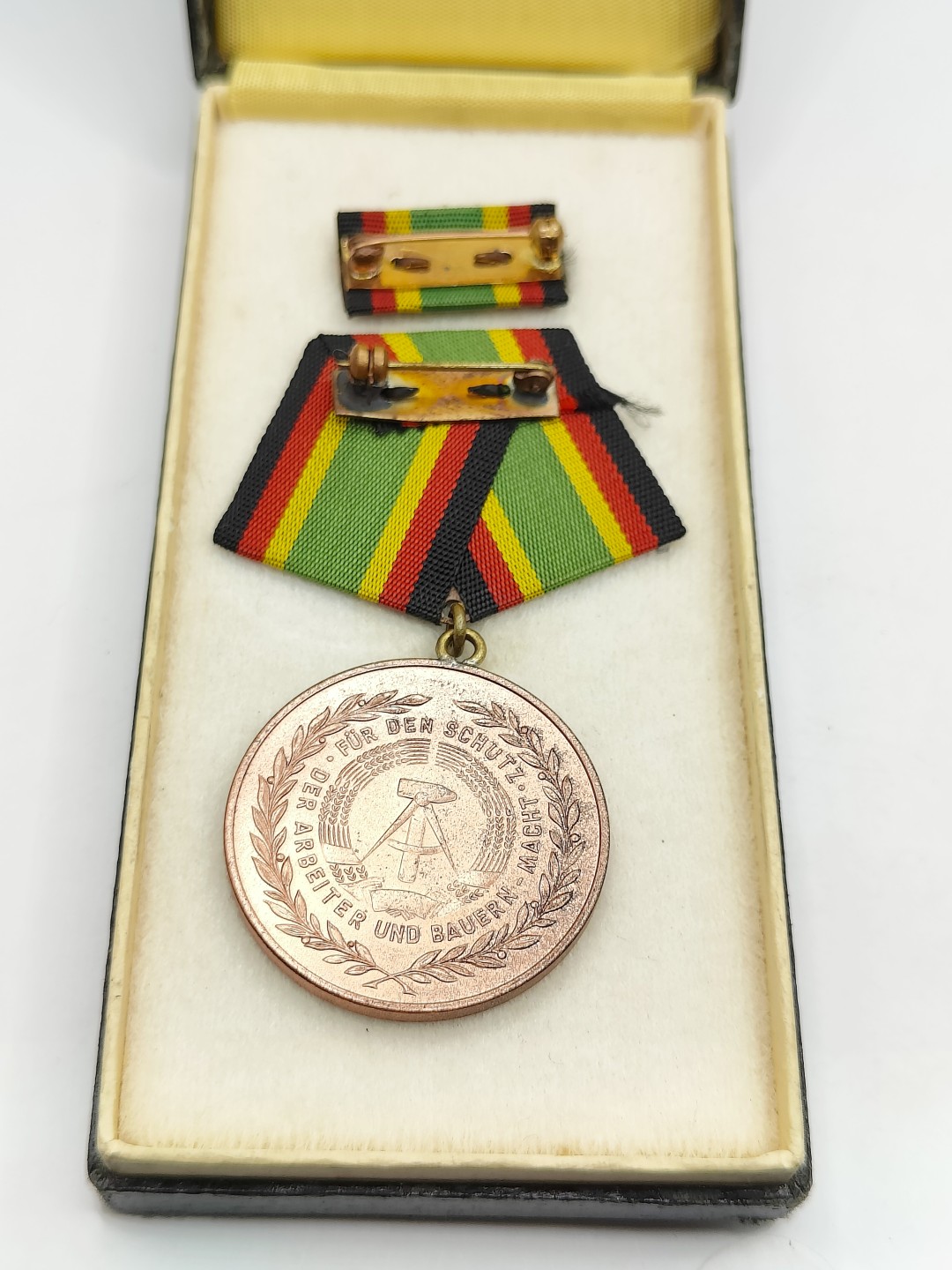 全场0元起拍 第40期 咸鱼国勋章拍卖专场 3月22日（周三）下午6：00开始 早期 东德人民军五年服役章