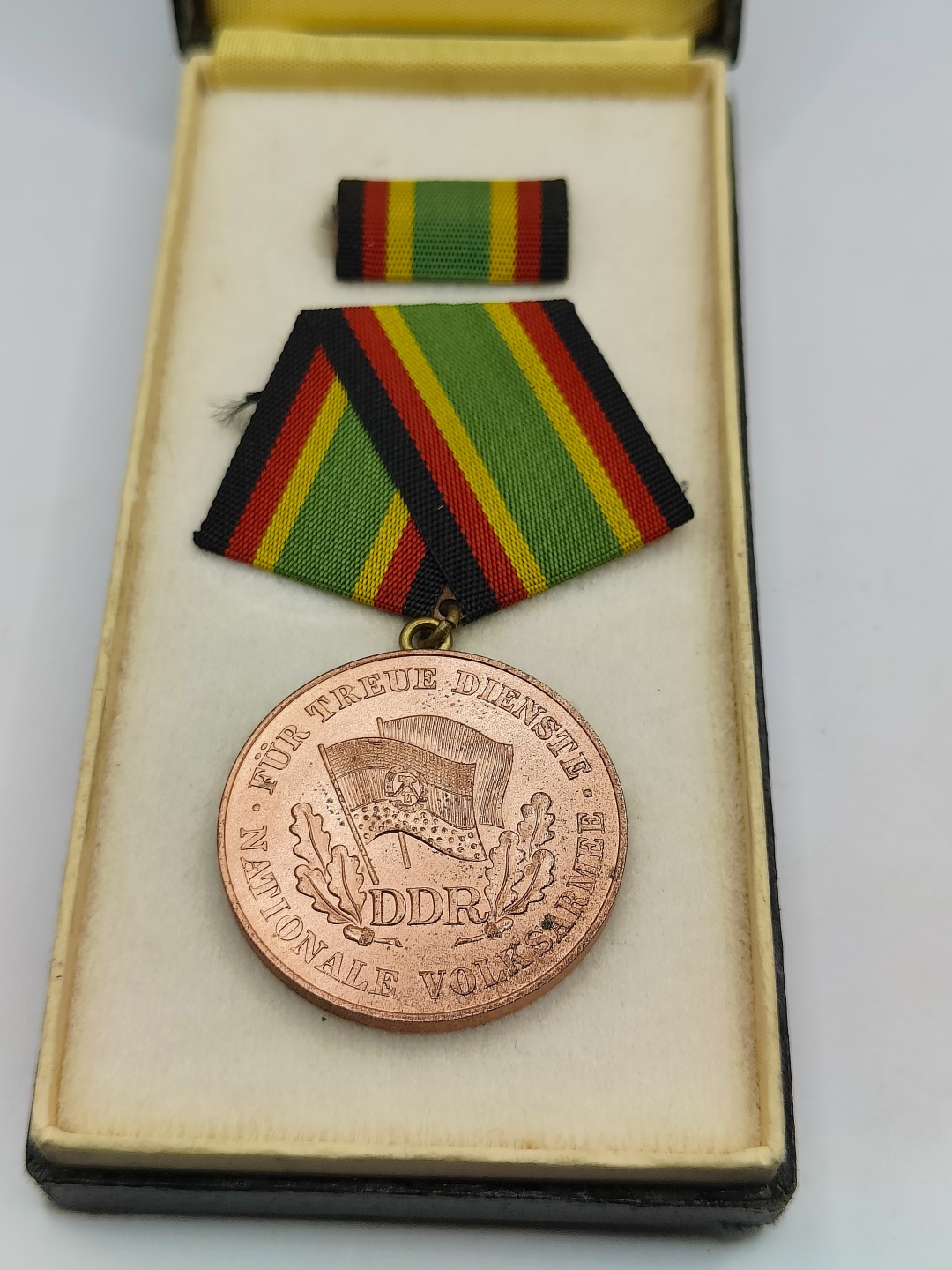 全场0元起拍 第40期 咸鱼国勋章拍卖专场 3月22日（周三）下午6：00开始 早期 东德人民军五年服役章