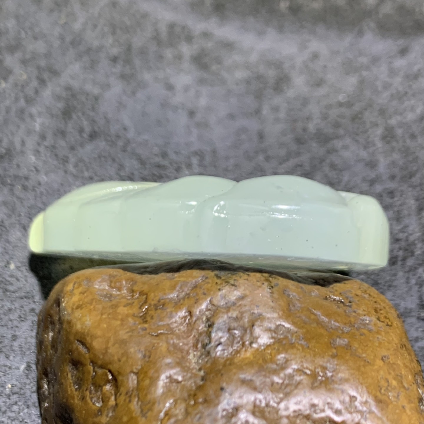 精美高玉化岫玉吊坠一个