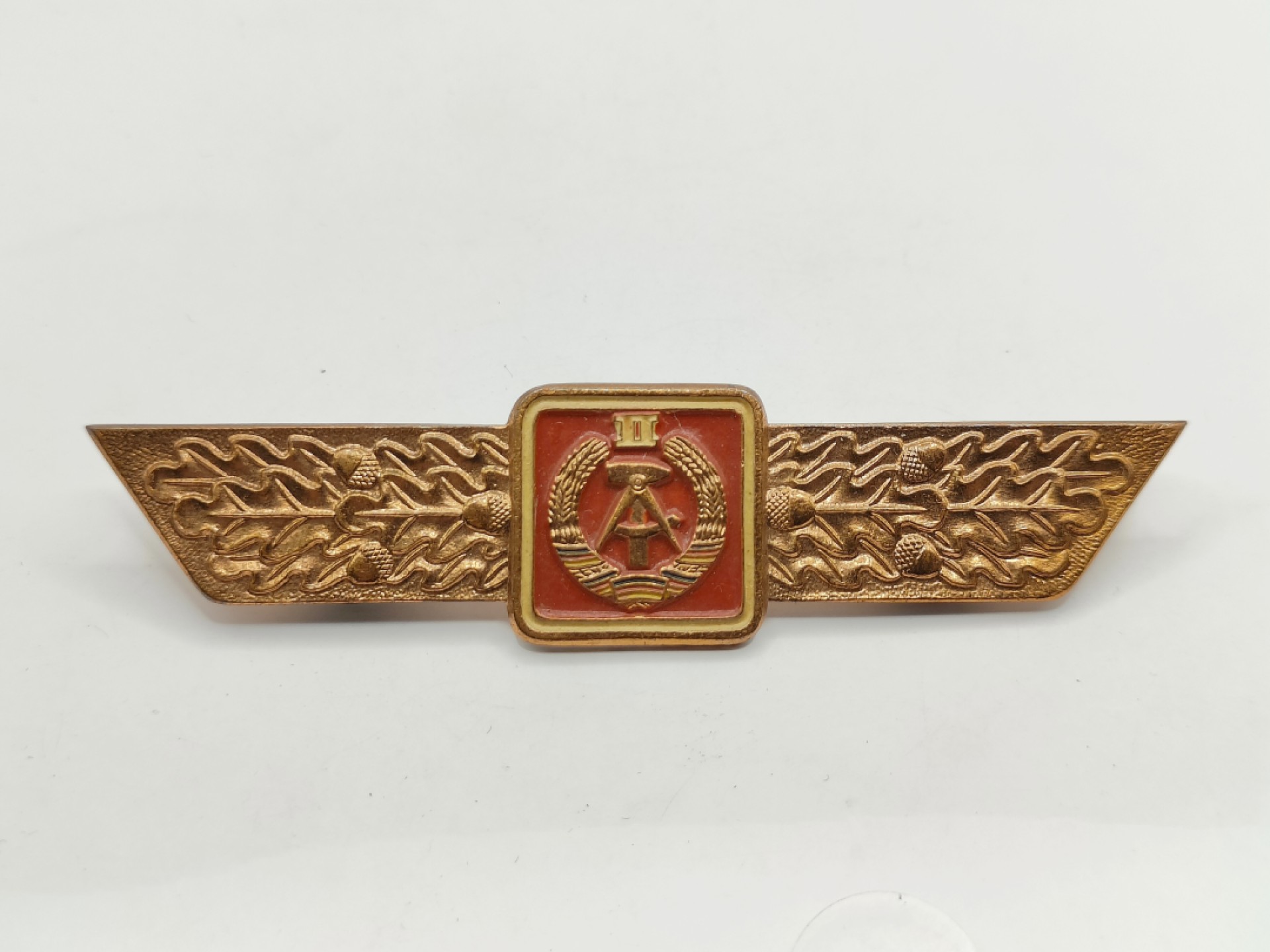 全场0元起拍 第40期 咸鱼国勋章拍卖专场 3月22日（周三）下午6：00开始 东德63版通用二级技能章