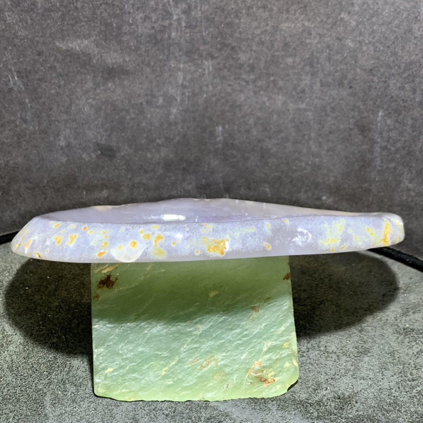 重器天然冰纹原皮玛瑙巧雕观音菩萨大 牌子一块