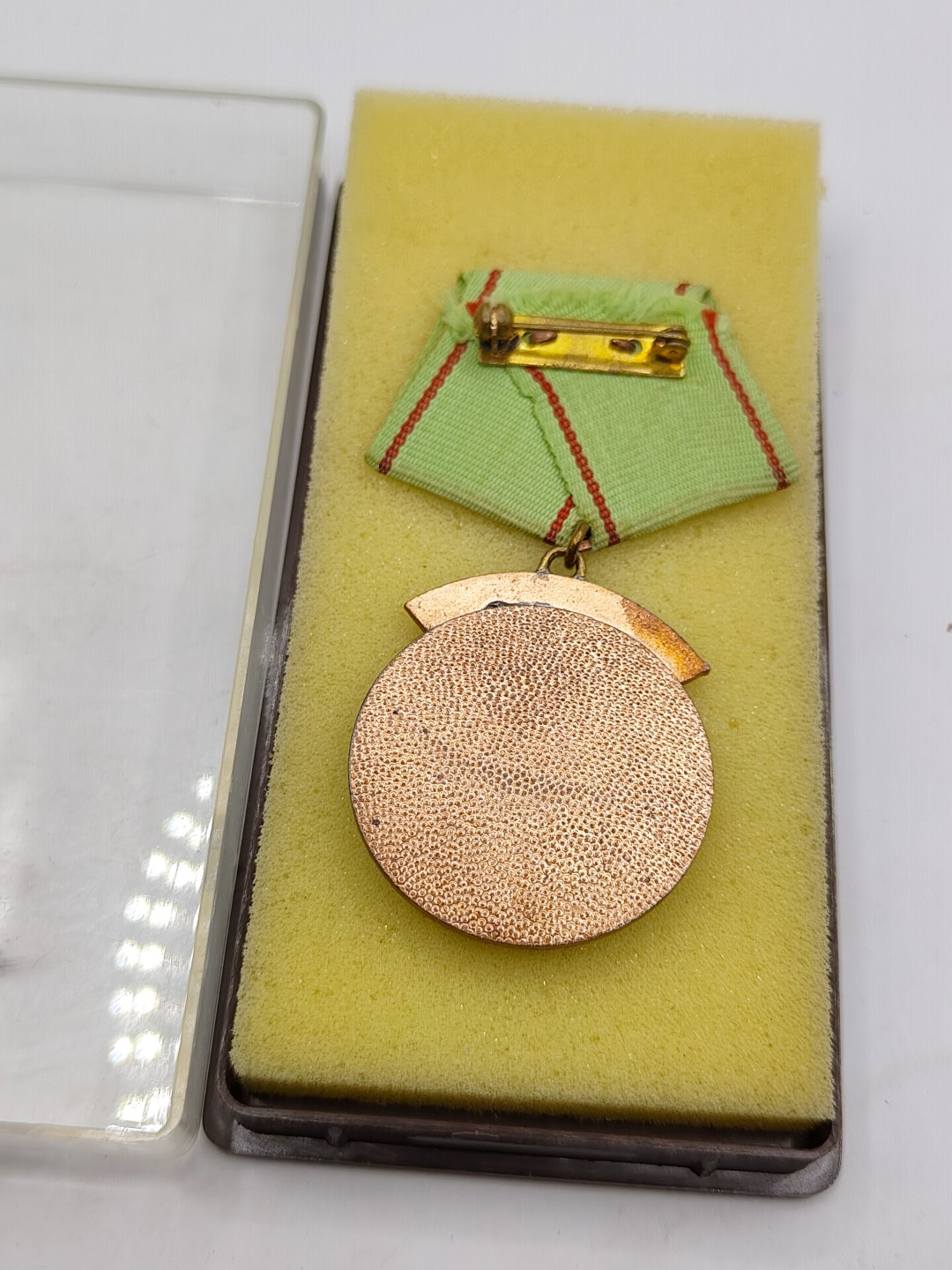 全场0元起拍 第40期 咸鱼国勋章拍卖专场 3月22日（周三）下午6：00开始 东德人民警察荣誉勋章