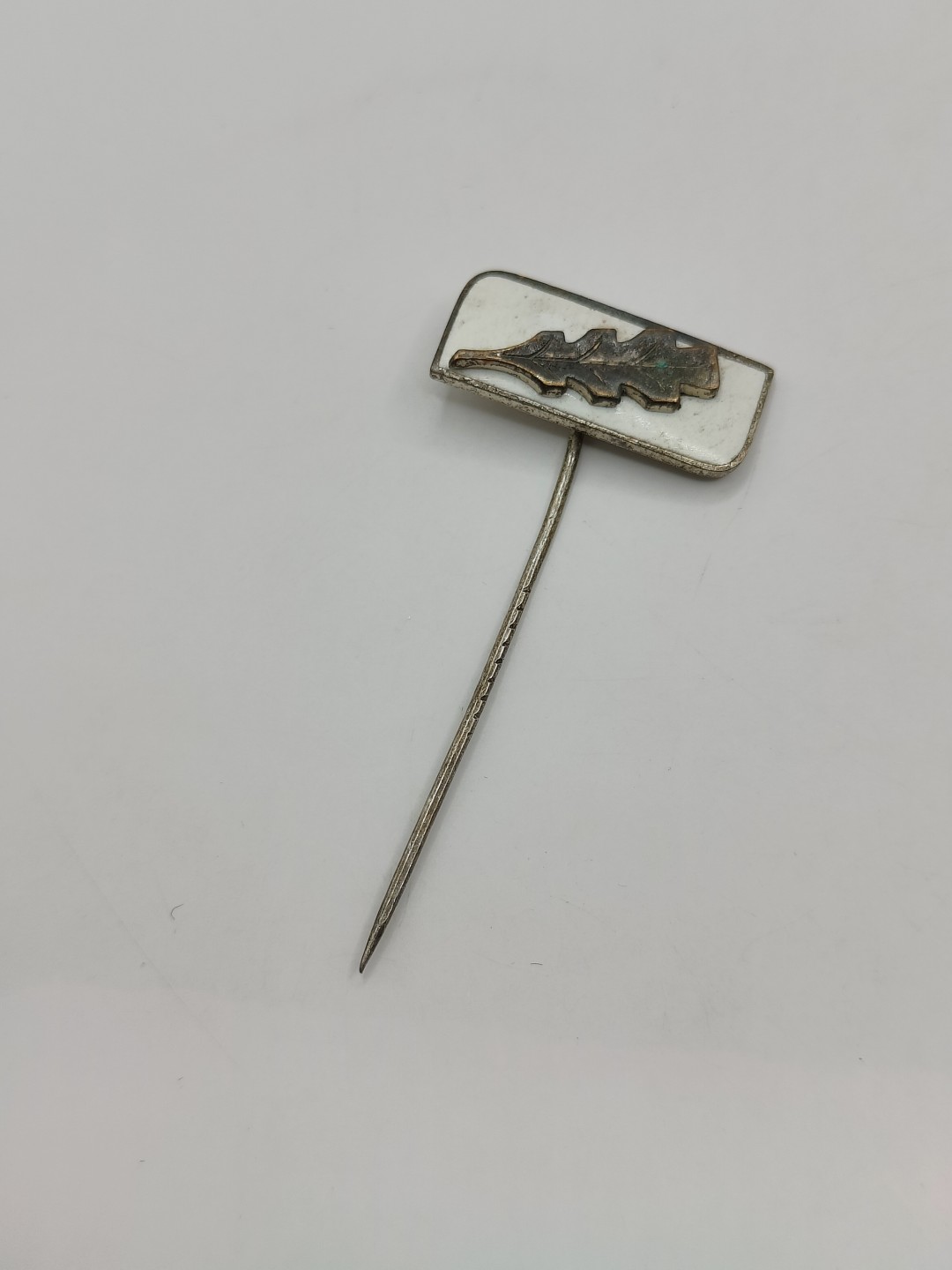 全场0元起拍 第40期 咸鱼国勋章拍卖专场 3月22日（周三）下午6：00开始 东德橡叶徽章