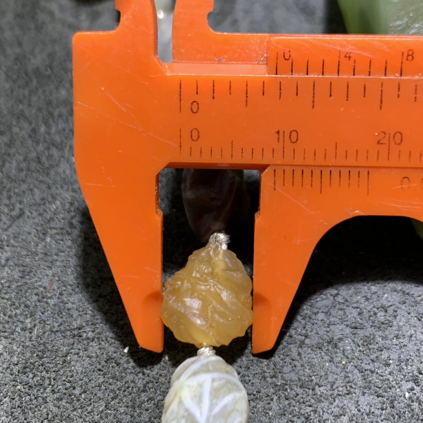 精美戈壁花脉冰透筋脉玛瑙原石108项链一条，