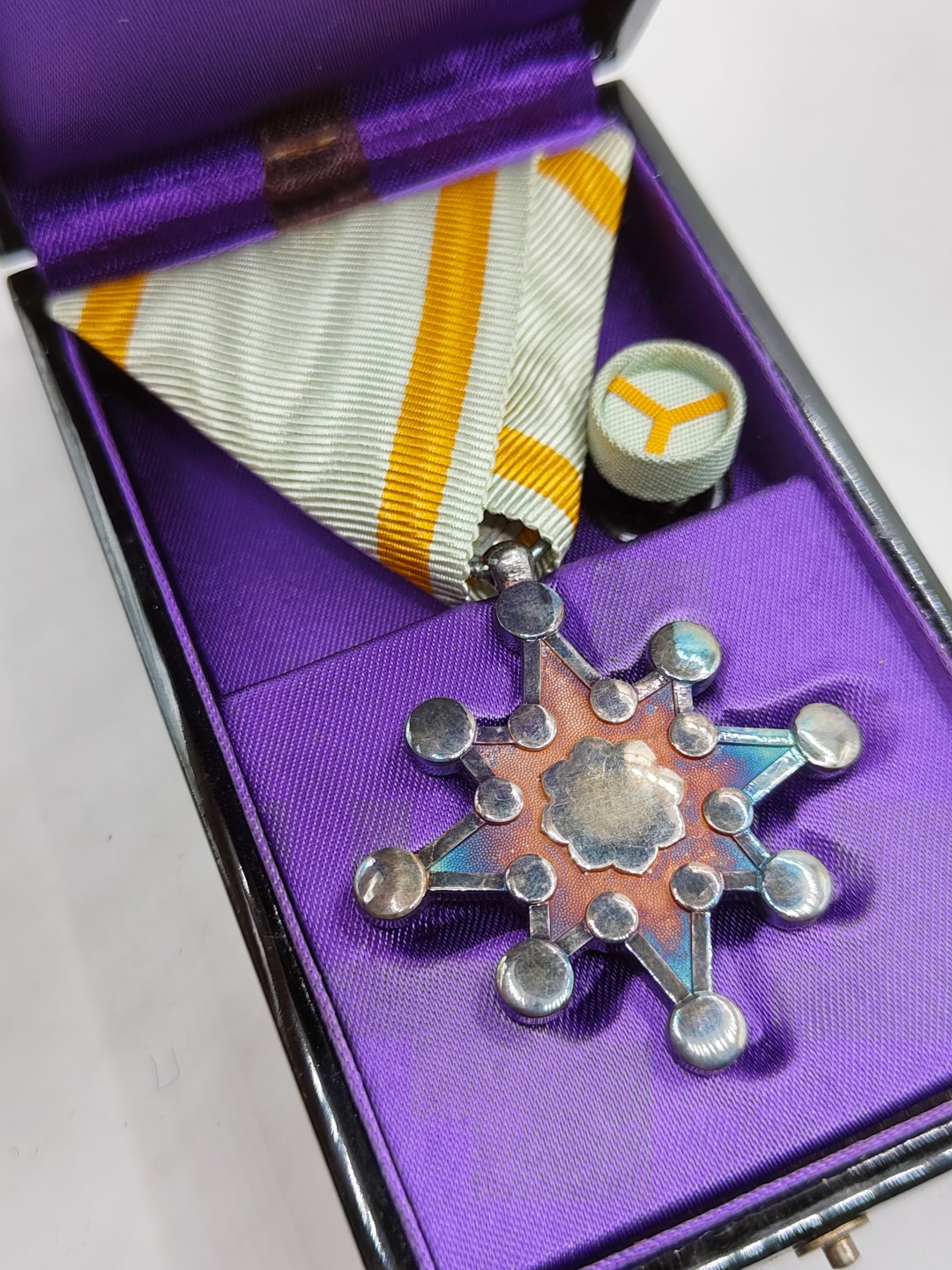 全场0元起拍 第40期 咸鱼国勋章拍卖专场 3月22日（周三）下午6：00开始 日本二战时期八等瑞宝章 银制 带盒略