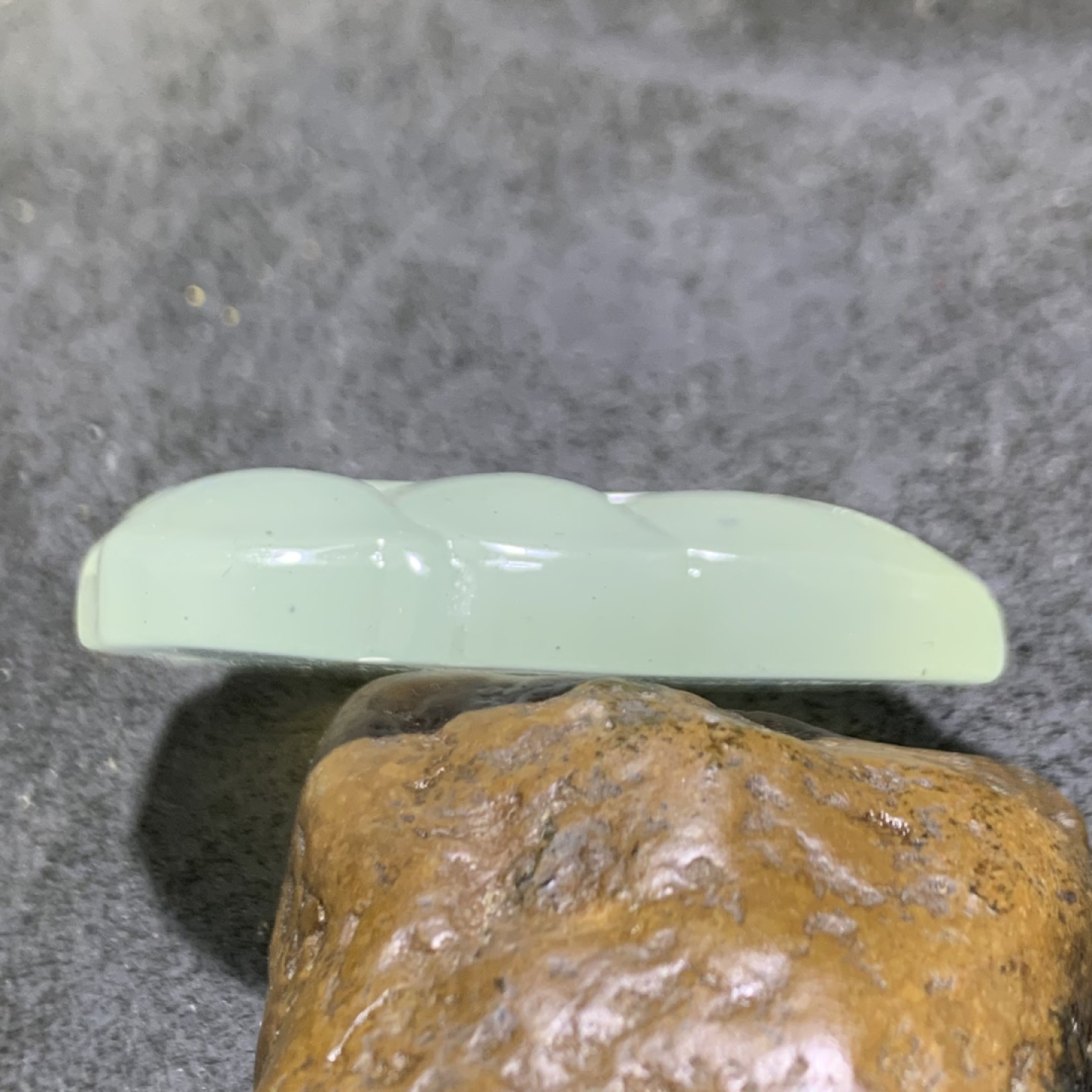 精美高玉化岫玉吊坠一个