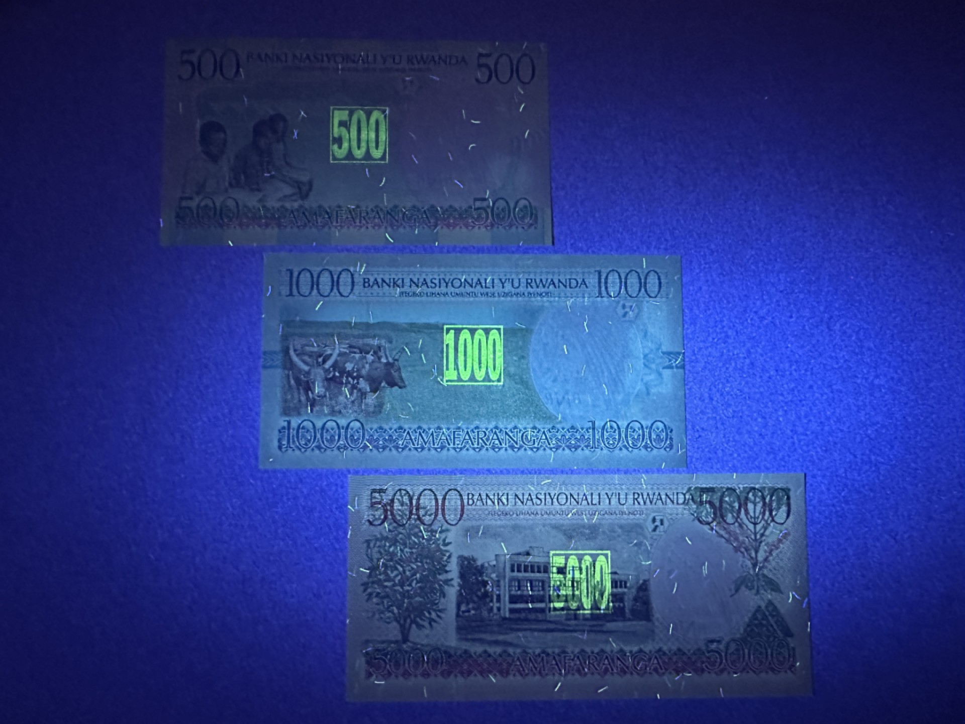 《张总收藏》94期——外币荟萃 卢旺达500、1000、5000法郎3张 UNC 1998年版