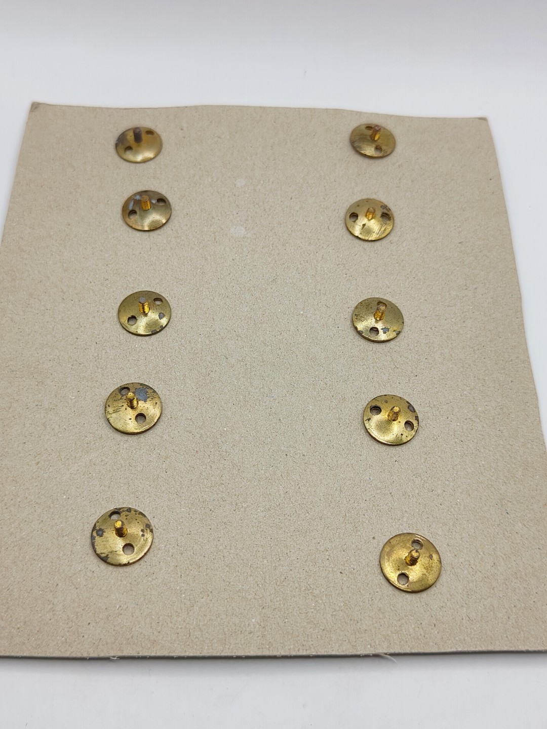 全场0元起拍 第40期 咸鱼国勋章拍卖专场 3月22日（周三）下午6：00开始 东德通讯兵技能章一板