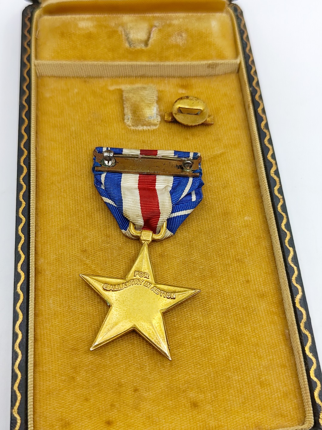 全场0元起拍 第40期 咸鱼国勋章拍卖专场 3月22日（周三）下午6：00开始 美军银星奖章 盒为铜星