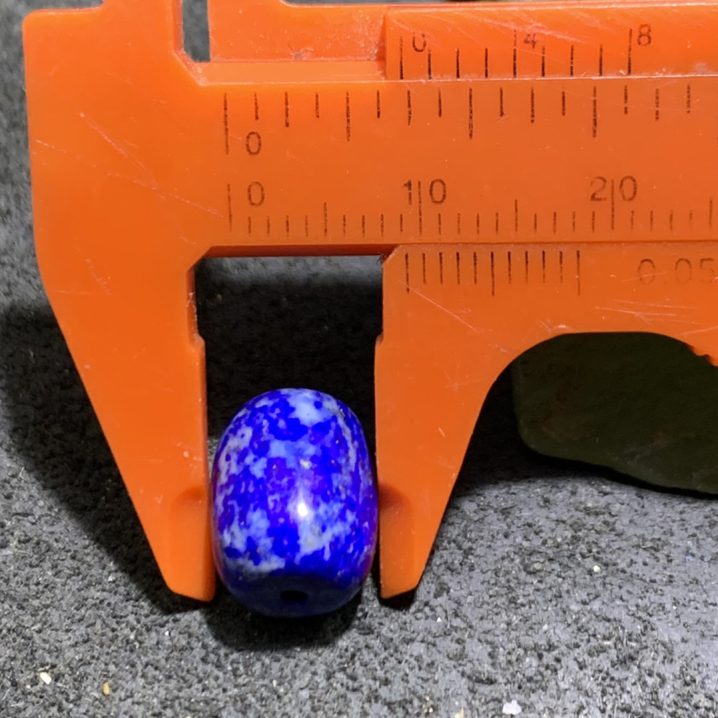 精美阿富汗老矿青金石小桶珠一颗