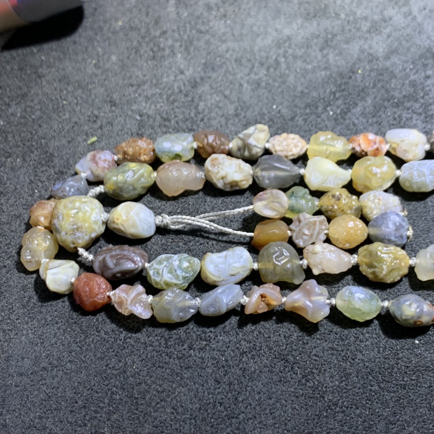 精美戈壁花脉冰透筋脉玛瑙原石108项链一条，