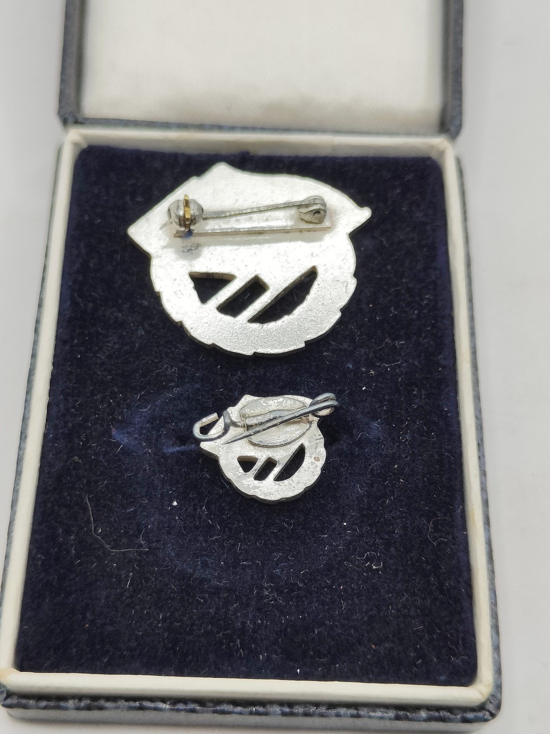 全场0元起拍 第40期 咸鱼国勋章拍卖专场 3月22日（周三）下午6：00开始 东德苏德友谊章 早期珐琅