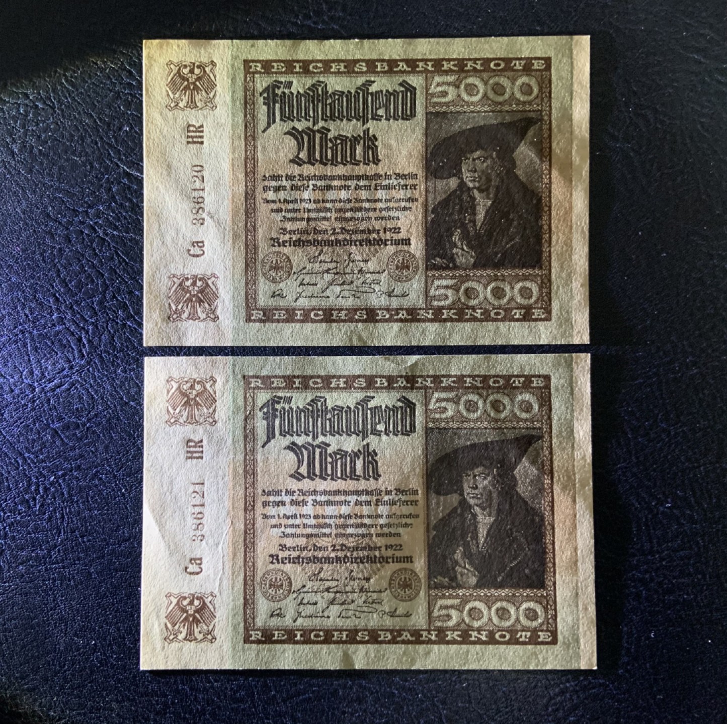 收藏联盟Quantum Auction 第241期拍卖  德国1922年5000马克连号一对 品相UNC 细节如图 百年老钞 大票幅